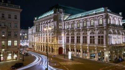 Big Bus Evening Sightseeing Bus Tour with Live Guide