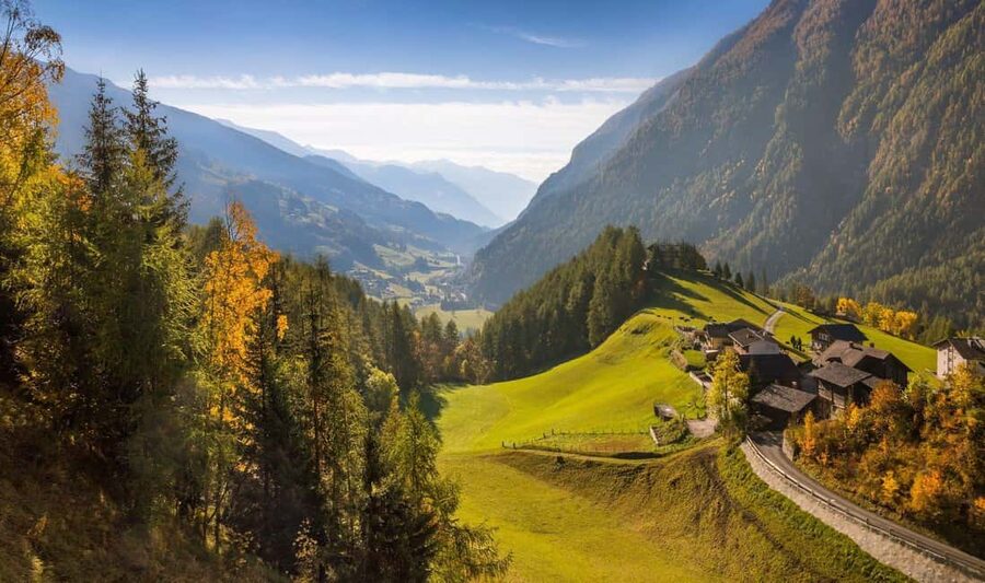 Vienna/Bratislava: Day Trip to Hallstatt & Salzburg - The day’s timing: 14 hours, long drives, and winter realism