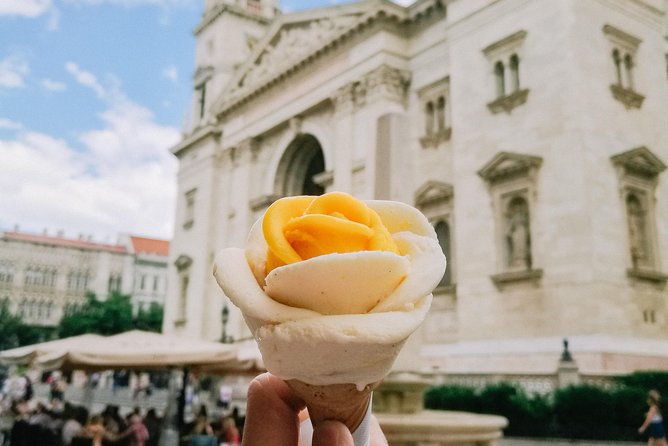 Vienna → Budapest - 2h of Sightseeing - Comfortable Premium Car Private Transfer - The 5-hour day, and how 1 or 2 stops shape your time