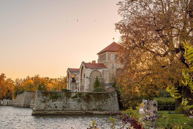 Vienna-Budapest One-Way Sightseeing Transfer - Stop 3 in Szentendre: pretty streets and Baroque architecture