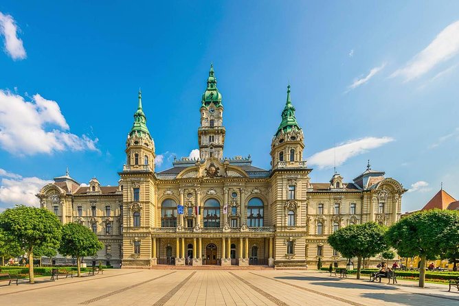 Vienna-Budapest One-Way Sightseeing Transfer - Lunch, entrances, and the money you should plan for