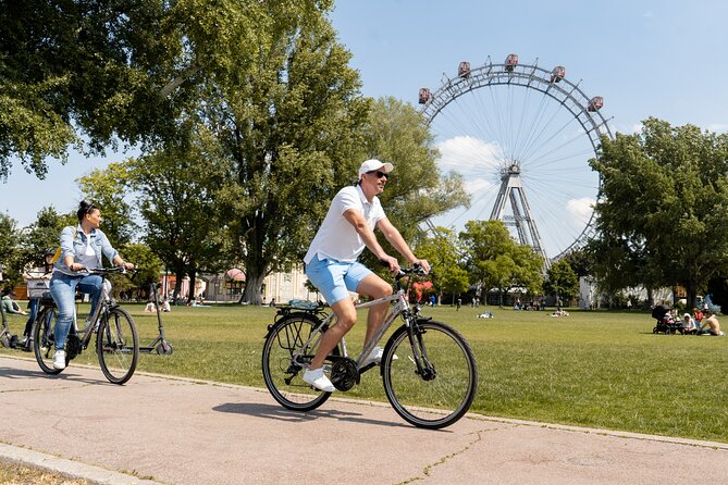 Vienna by bike in small groups max 12pax - Stop 2: Prater for quick photos and the amusement side of Vienna