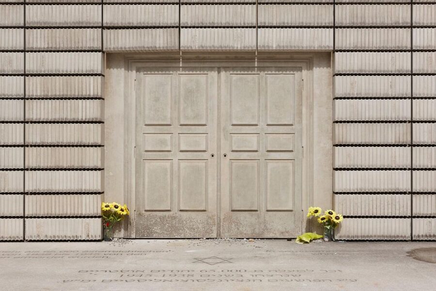 Vienna Central Cemetery Walking Tour with Transfers - Beethoven, Brahms, Schubert, and Strauss: More Than Just Name Dropping