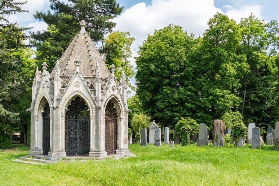 Vienna Central Cemetery Walking Tour with Transfers - Best Fit: Who This Tour Serves Well