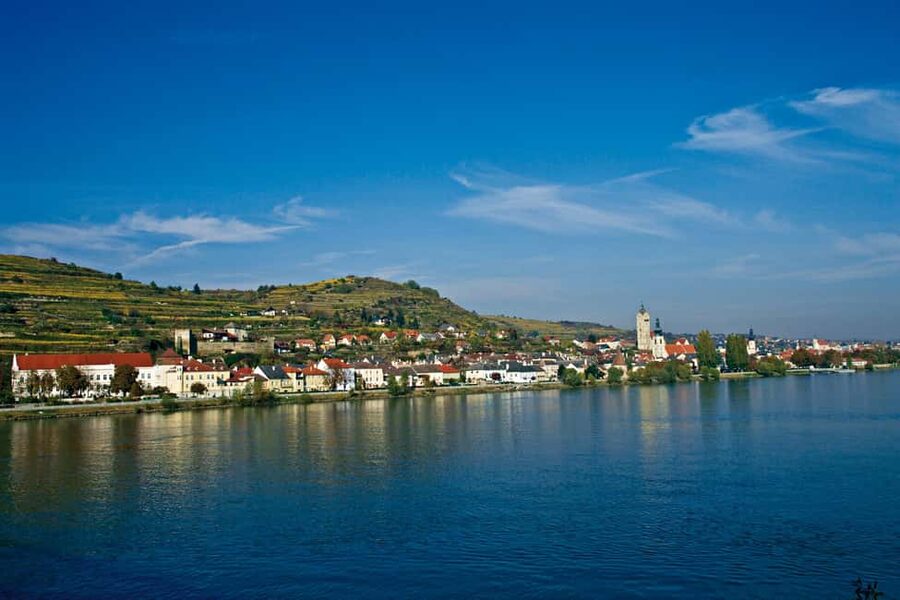 Vienna: Český Krumlov and Wachau Valley Tour - Wachau Valley by air-conditioned transport, with stories during the ride