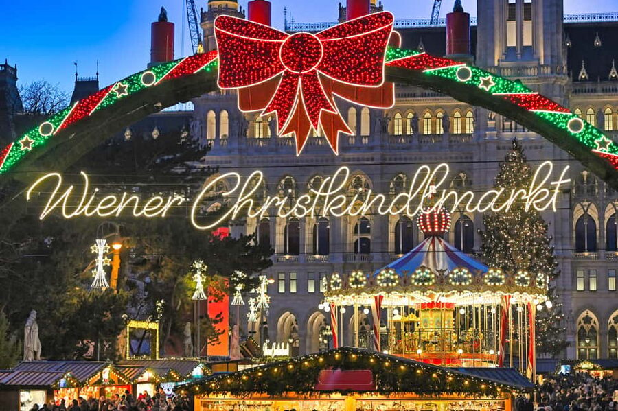 Vienna: Christmas Photoshoot with a Pro Photographer - Key Points You Should Care About