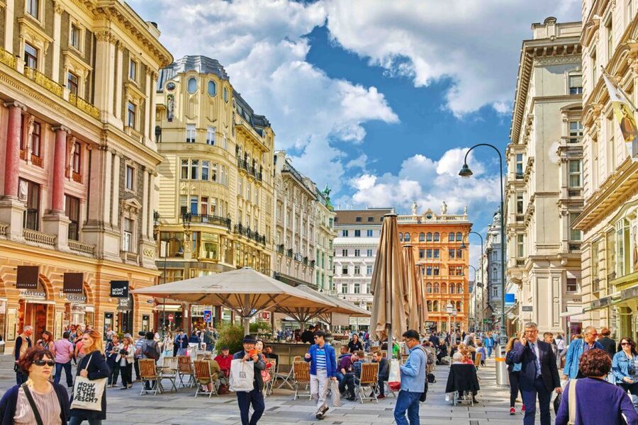 Vienna: City Highlights Guided Bike Tour - Why this Vienna highlights bike tour feels efficient from minute one