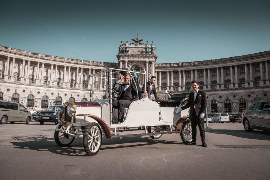 Vienna: City Sightseeing Tour in an Electro Vintage Car - Your route through Viennas first district, from Am Hof to Ringstraße views