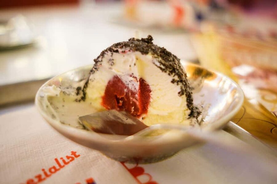 Vienna Coffee and Cake Tour: Sweets, Stories & Hidden Cafés - Key things that make this Vienna tour work