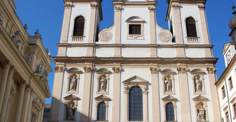 Vienna: Courtyards & Hidden Places Walking Tour - Why Vienna’s courtyards matter more than the main streets