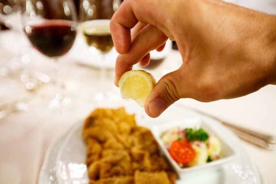 Vienna: Culinary Experience at Restaurant Stefanie - The little keepsake: a booklet that helps you connect the dots