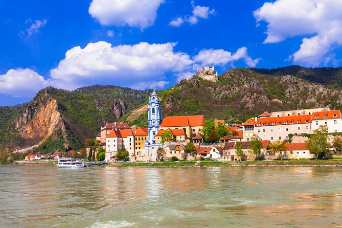 Vienna: Danube Valley Tour with Melk, Dürnstein with wine tasting and boat. - A private Danube day with real guide talk, not rushed stops