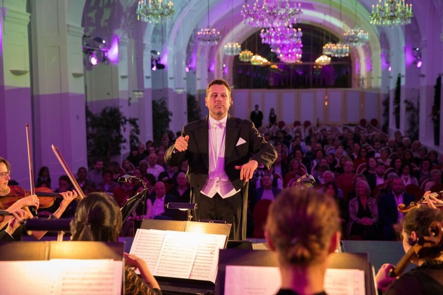 Vienna: Dinner & Concert at Schönbrunn Palace - Should you book Vienna Dinner and Concert at Schönbrunn Palace?