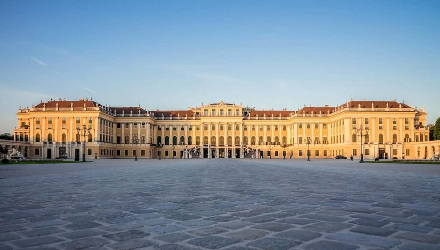 Vienna: EasyCityPass | City Card | Bus Metro Tram | Savings - Vienna Public Transport With One Ticket: Subway, Tram, Bus, and Regional Trains