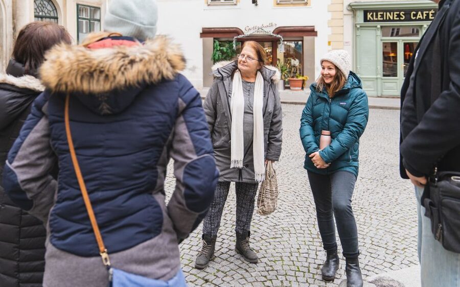 Vienna: Educational Walk Exploring Homelessness - Weather, shoes, and the coffee-house pause plan