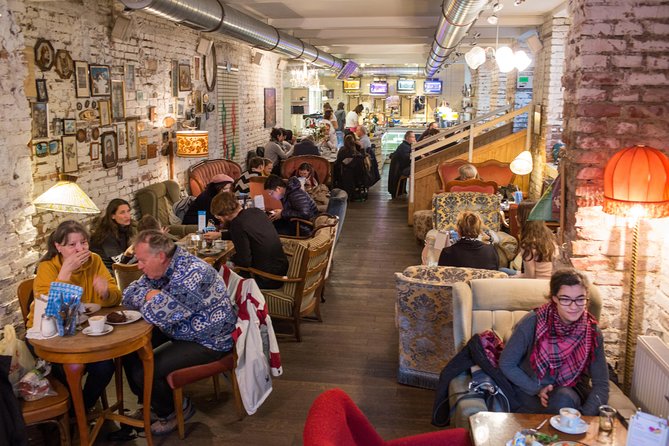 Vienna for Food Lovers: Cafés, Markets & Austrian Cuisine - Brunnenmarkt and Naschmarkt: how to browse a market without feeling lost