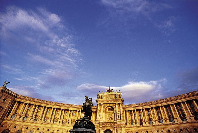 Vienna: Full-Day Private Tour including Schönbrunn Palace - Which kind of visitor should choose this?