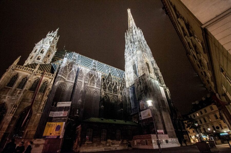 Vienna: Ghosts and Legends Guided Nighttime Walking Tour - Hofburg Palace Walls and the Augustinian Church Storyline