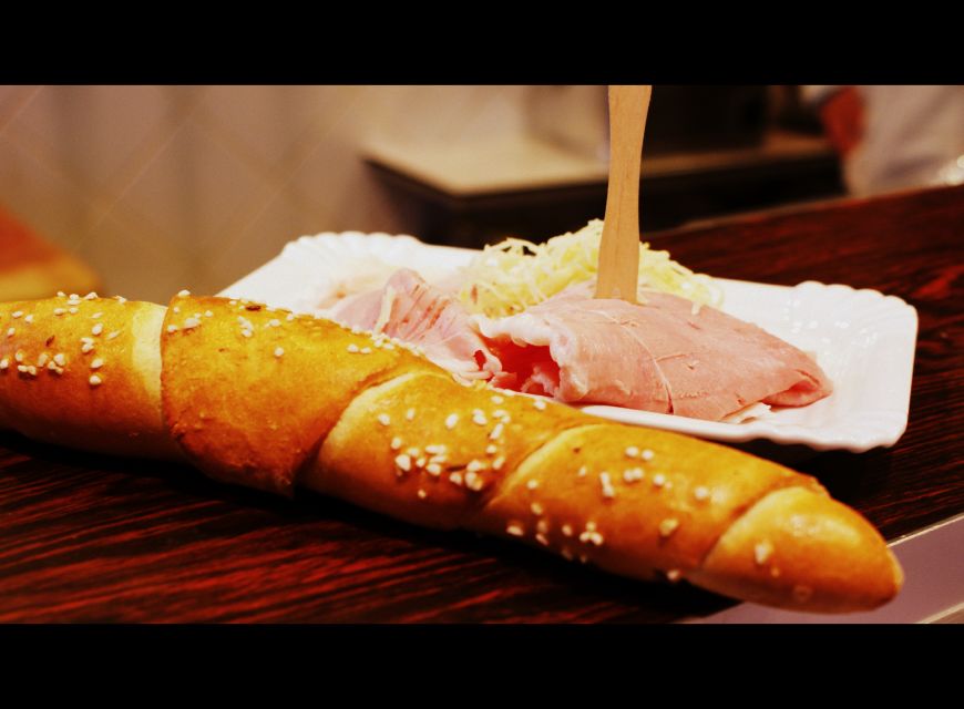 Vienna: Guided Brunch Tour - Your Vienna brunch day, from old city wall to Freyung