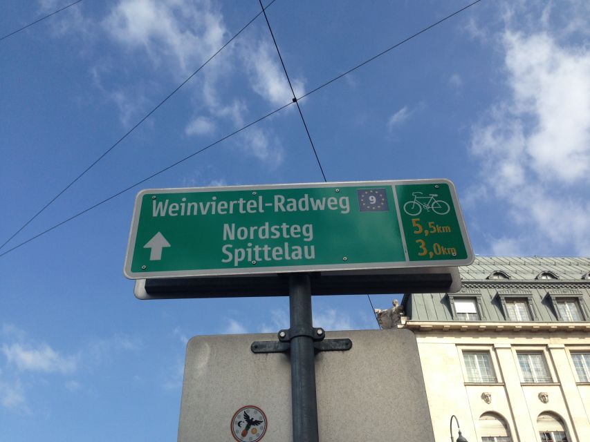 Vienna: Guided E-Bike Tour - Danube Island and the park Viennese actually use