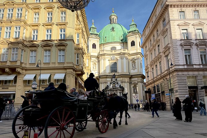 Vienna Guided Food Tour with 8 Food Tastings & A Secret Dish - Stop 1 on Graben: apple strudel and the cafe ritual