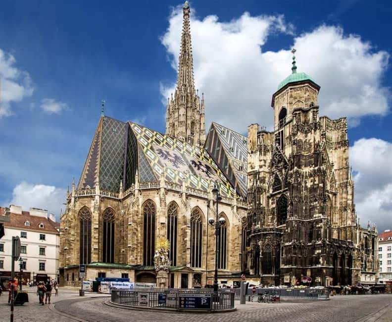 Vienna Guided Imperial Walk: Hofburg, Habsburgs, St Stephens - Meeting at Albertinaplatz, and why the start point matters