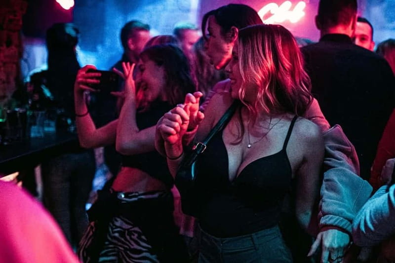 Vienna: Guided Pub Crawl with Club Entry - Stop Three: Kaktus Club When You Want It Louder