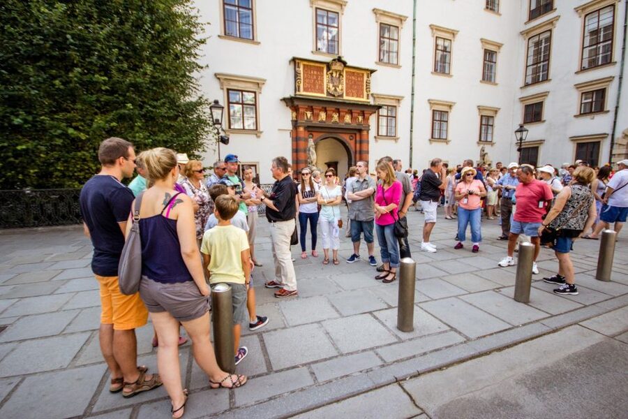 Vienna: Habsburgs Capital, 2hrs. Historical walking Tour - Vienna State Opera: where stories meet the gold-letter details