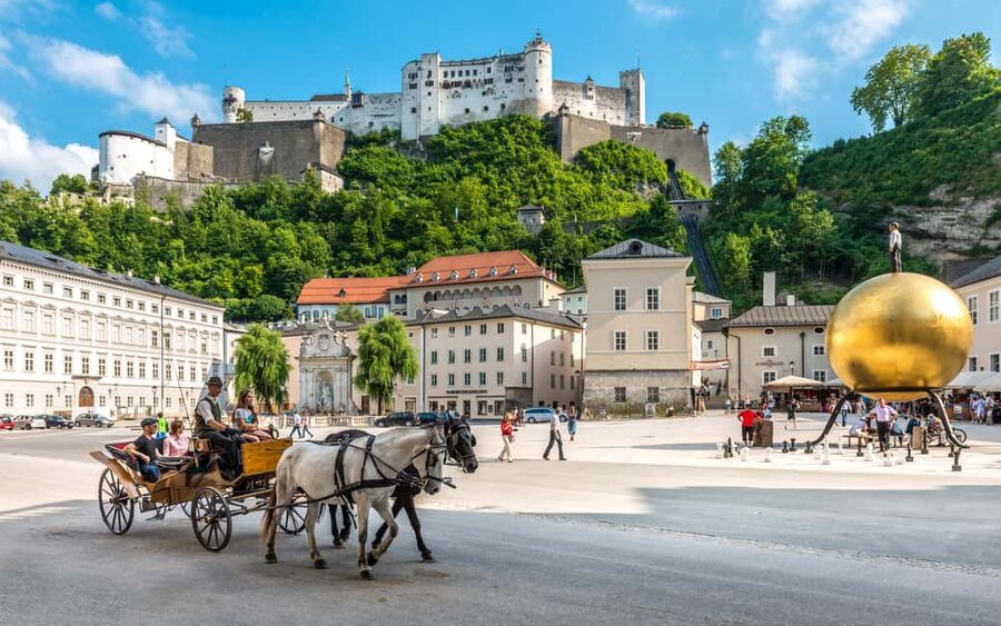Vienna: Hallstatt and Salzburg Day Tour - Key moments that make this day tour work