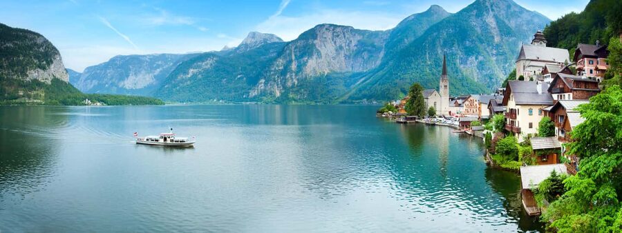 Vienna: Hallstatt Salzkammergut Day Tour with option skywalk - Leaving Vienna for the alpine scenery you can actually enjoy