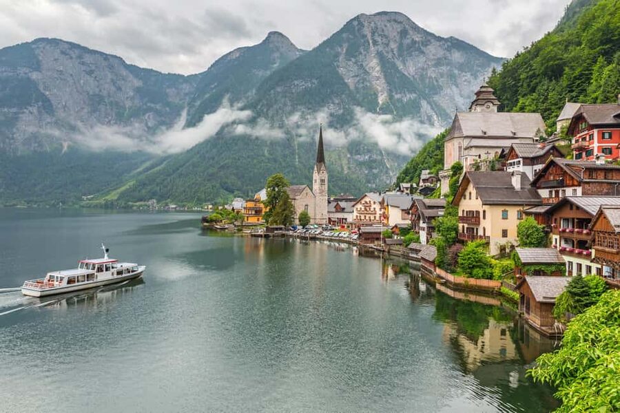Vienna: Hallstatt, Salzkammergut Day Trip with option boat - Pickup in Vienna: where the day starts, and why it affects everything