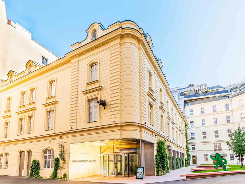 Vienna: Heidi Horten Collection Museum Entry Ticket - The temporary show The Line, running until March 8, 2026