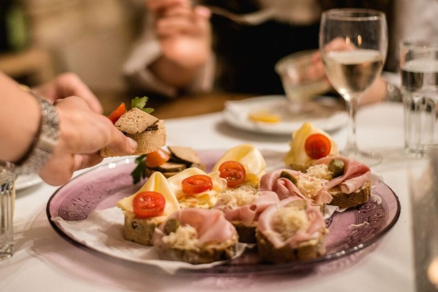 Vienna: Hidden Wine Cellars Tasting Experience - Language, group size, and the reality of stairs