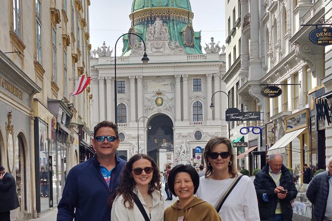 Vienna Highlight Tour - yue walk - Getting your Vienna bearings from the Staatsoper to Stephansplatz