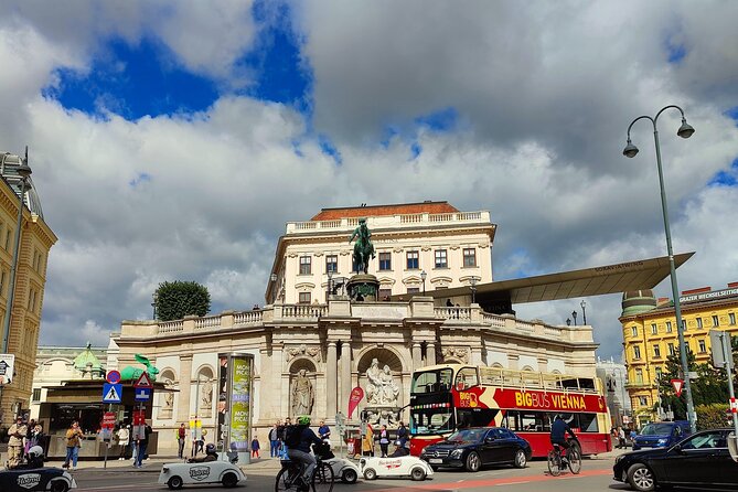 Vienna Highlight Tour - yue walk - Stop 3: Lobkowitzplatz, Albertina Palace, and Otto Wagner’s art deco presence