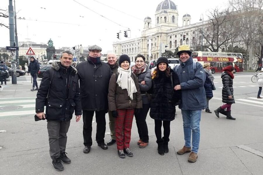 Vienna: Highlights Walking Tour with a Local Guide - A Danube photo pause: switching gears without leaving the story