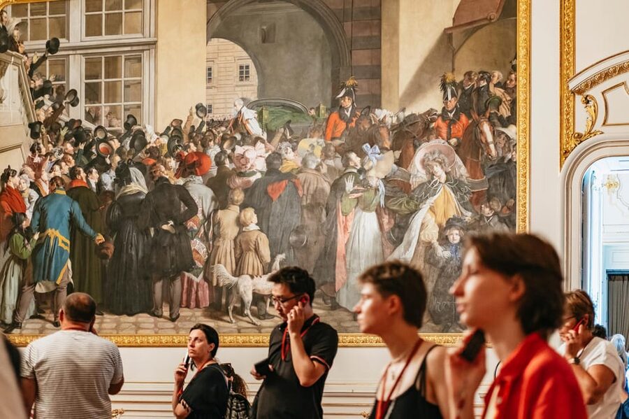 Vienna: Hofburg and Empress Sisi Museum Guided Tour - Augustinian Church: Habsburg weddings and the Marie Antoinette link