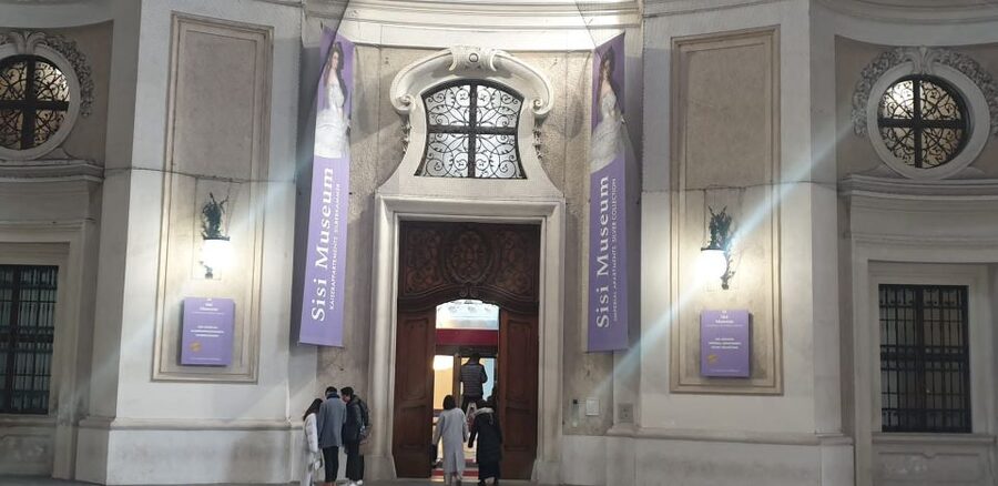 Vienna: Hofburg Palace and Principessa Sissi Tour - Price and value: does $81 make sense for 90 minutes?