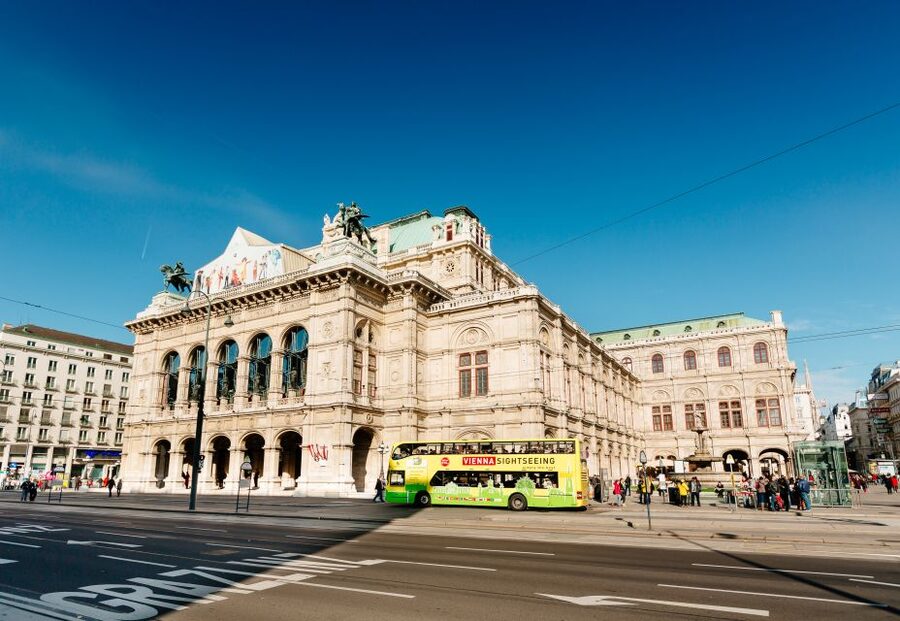Vienna: Hop-On Hop-Off Sightseeing Bus Tour in 19 Languages - Comfort and practical wins: Wi-Fi, GPS, and getting your timing right