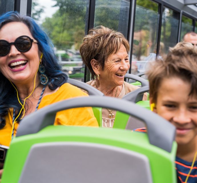 Vienna: Hop-On Hop-Off Sightseeing Bus Tour in 19 Languages - Entering the system at the right stop: yellow buses and fast onboarding