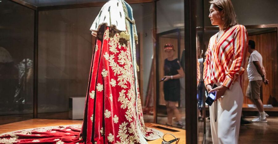 Vienna: Imperial Treasury in the Hofburg Palace - Emeralds, Diamonds, and the Elisabeth Jewelry Pieces