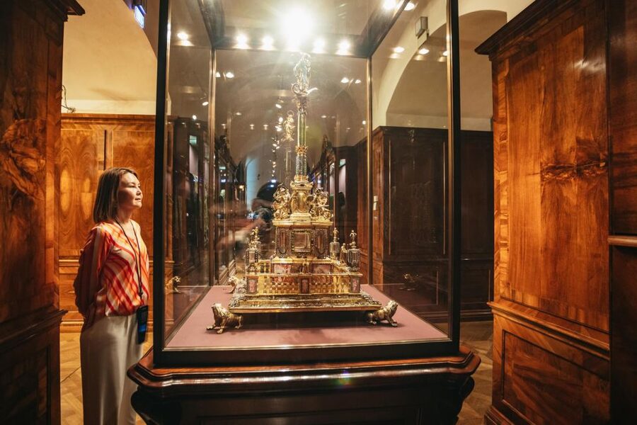 Vienna: Imperial Treasury in the Hofburg Palace - Burgundy, Royal Cradles, and Court Objects Beyond Jewelry