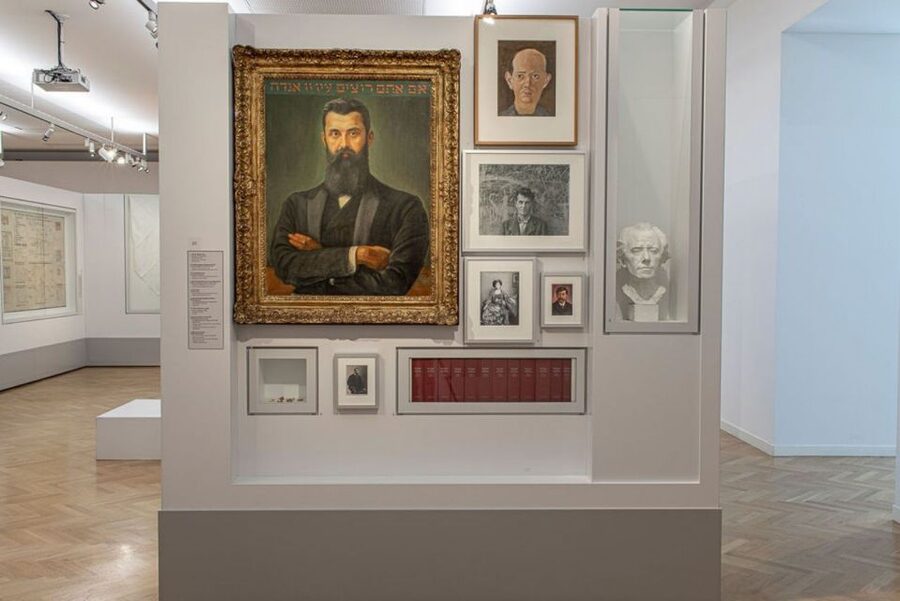 Vienna: Jewish Museum Vienna and Museum Judenplatz Tickets - Audio guidance in English and German, plus how guided explanations can help