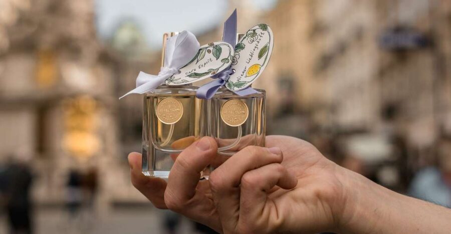 Vienna: KuK Perfumery Filz - Viennese Perfume Tasting - A Viennese perfume tasting inside the oldest coffee-house mood