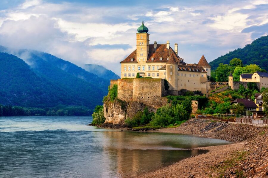 Vienna: Melk Abbey, Danube Valley Wachau Private Car Trip - Dürnstein: wine town charm and the Richard the Lionheart thread