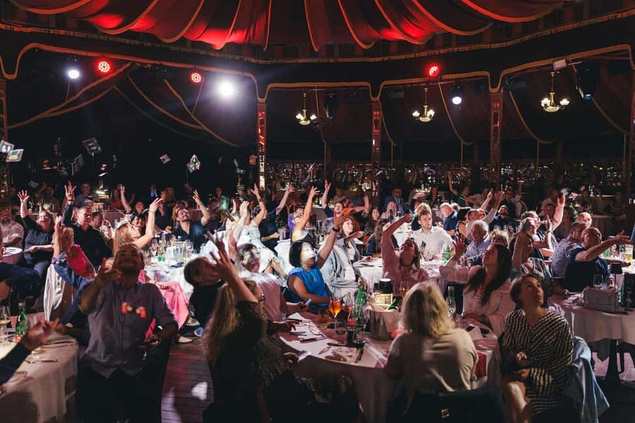 Vienna: Mirage Magic Dinner Show - The 4-course gala dinner, including surf & turf or vegetarian