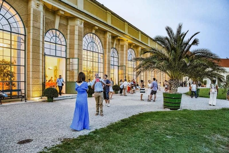 Vienna: Mozart and Strauss Concert at Schönbrunn - Getting to the Orangerie: U4 metro, taxi drop-off, and the short palace walk