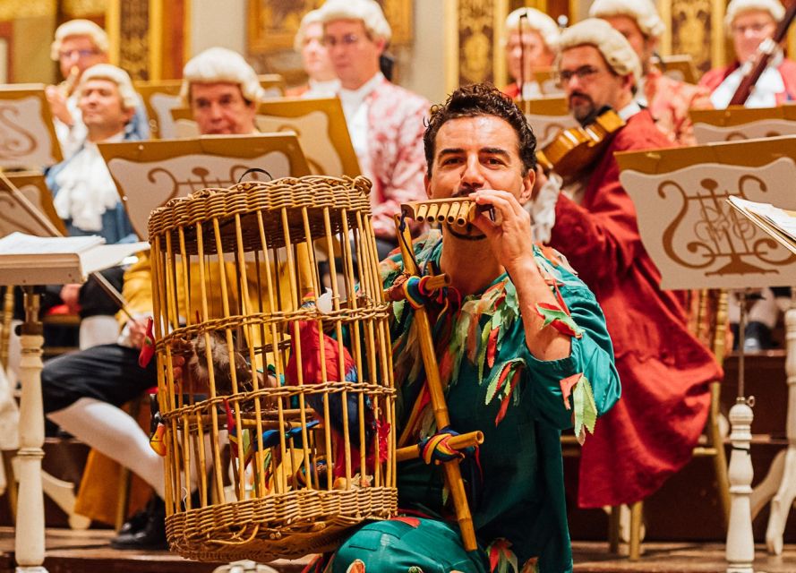 Vienna: Mozart Concert at the Musikverein - Golden Hall - Period costumes, wigs, and the visual rules of the evening