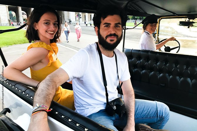 Vienna Oldtimer Tour (60 min) Incl. bottle of Prosecco - Price and value for a private 60-minute Vienna highlights ride