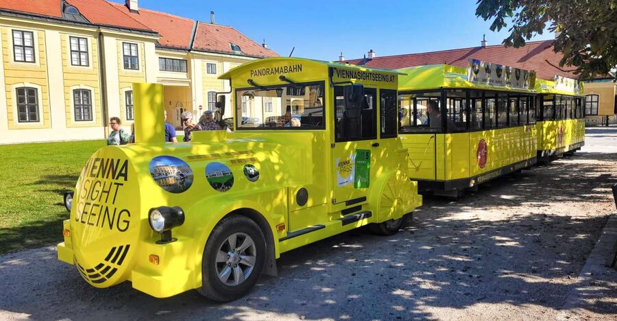 Vienna: Panorama Train Tickets to explore Schönbrunn Palace - Gloriette Hill and the Gloriette stop: where the views make the ride click